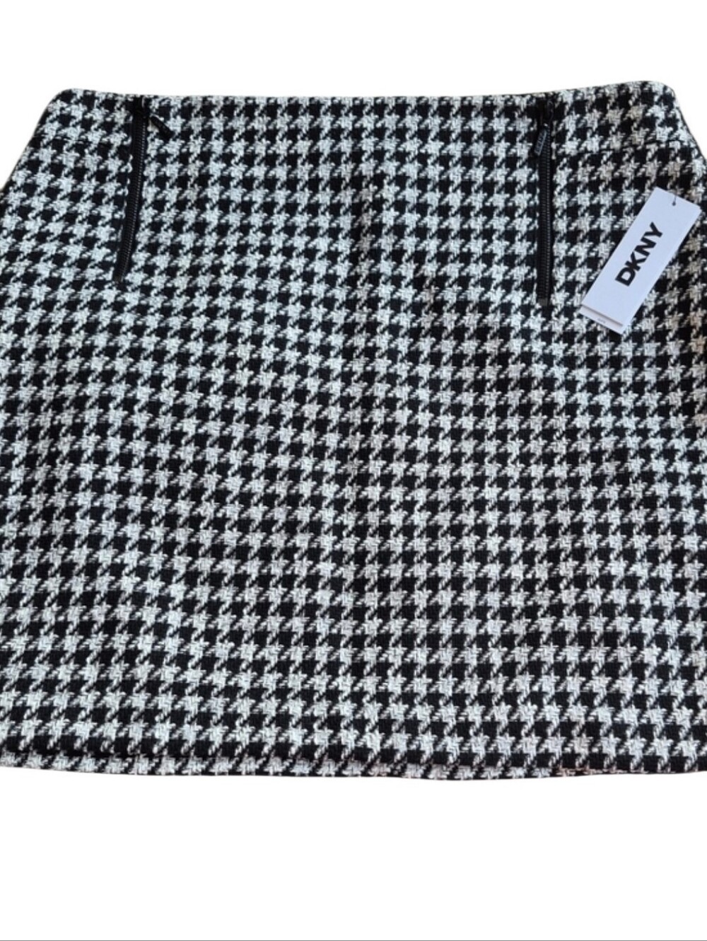 DKNY 16 Black White Houndstooth Tweed Mini Skirt Zipper Accents New With Tags
